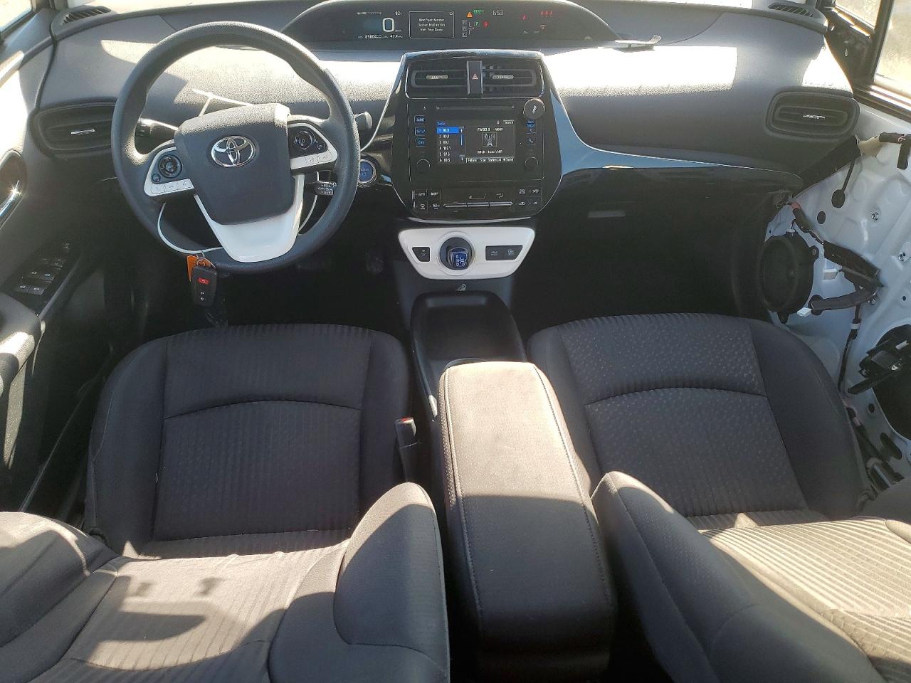 2018 TOYOTA PRIUS TWO photo 22