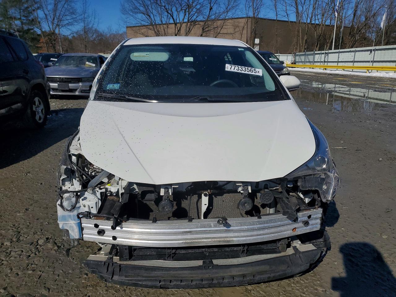 2018 TOYOTA PRIUS TWO photo 13