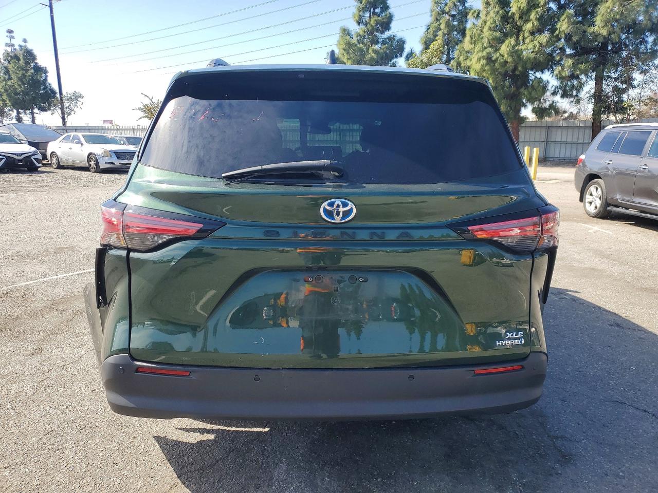 2022 TOYOTA SIENNA XLE 8-PASSENGER photo 6