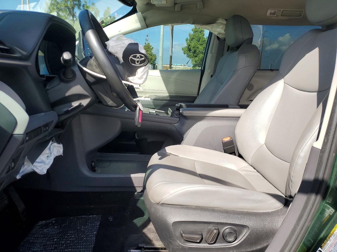 2022 TOYOTA SIENNA XLE 8-PASSENGER photo 7