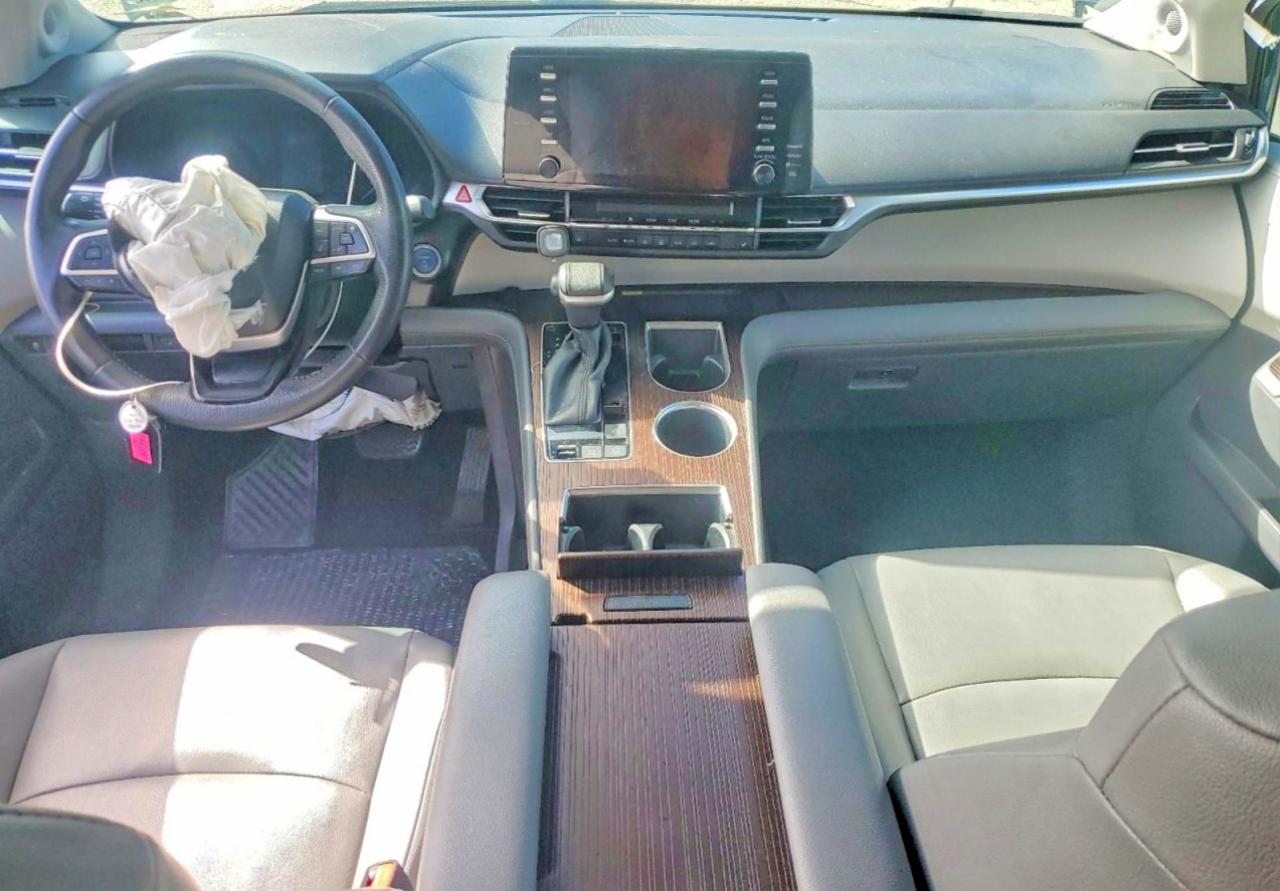 2022 TOYOTA SIENNA XLE 8-PASSENGER photo 8