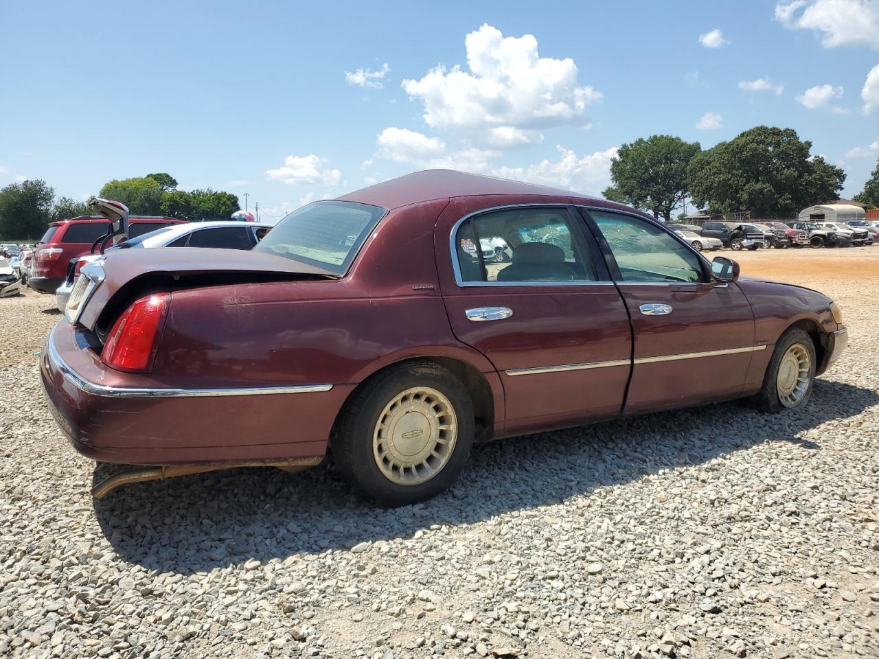 2000 LINCOLN TOWN CAR EXECUTIVE photo 3