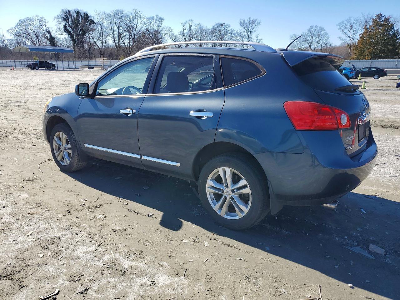 2013 NISSAN ROGUE S photo 2