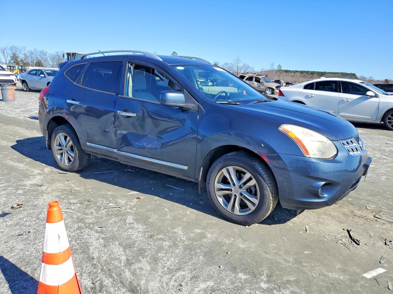 2013 NISSAN ROGUE S photo 4