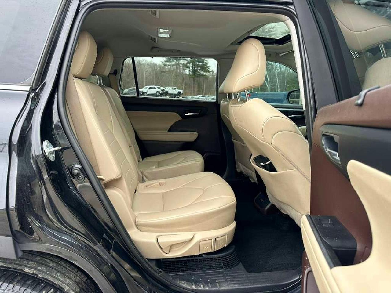 2021 TOYOTA HIGHLANDER HYBRID XLE photo 7