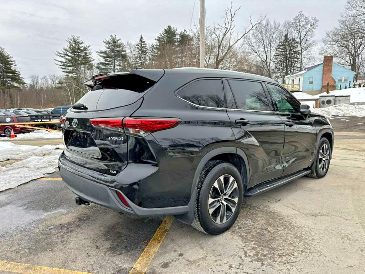 2021 TOYOTA HIGHLANDER HYBRID XLE photo 3