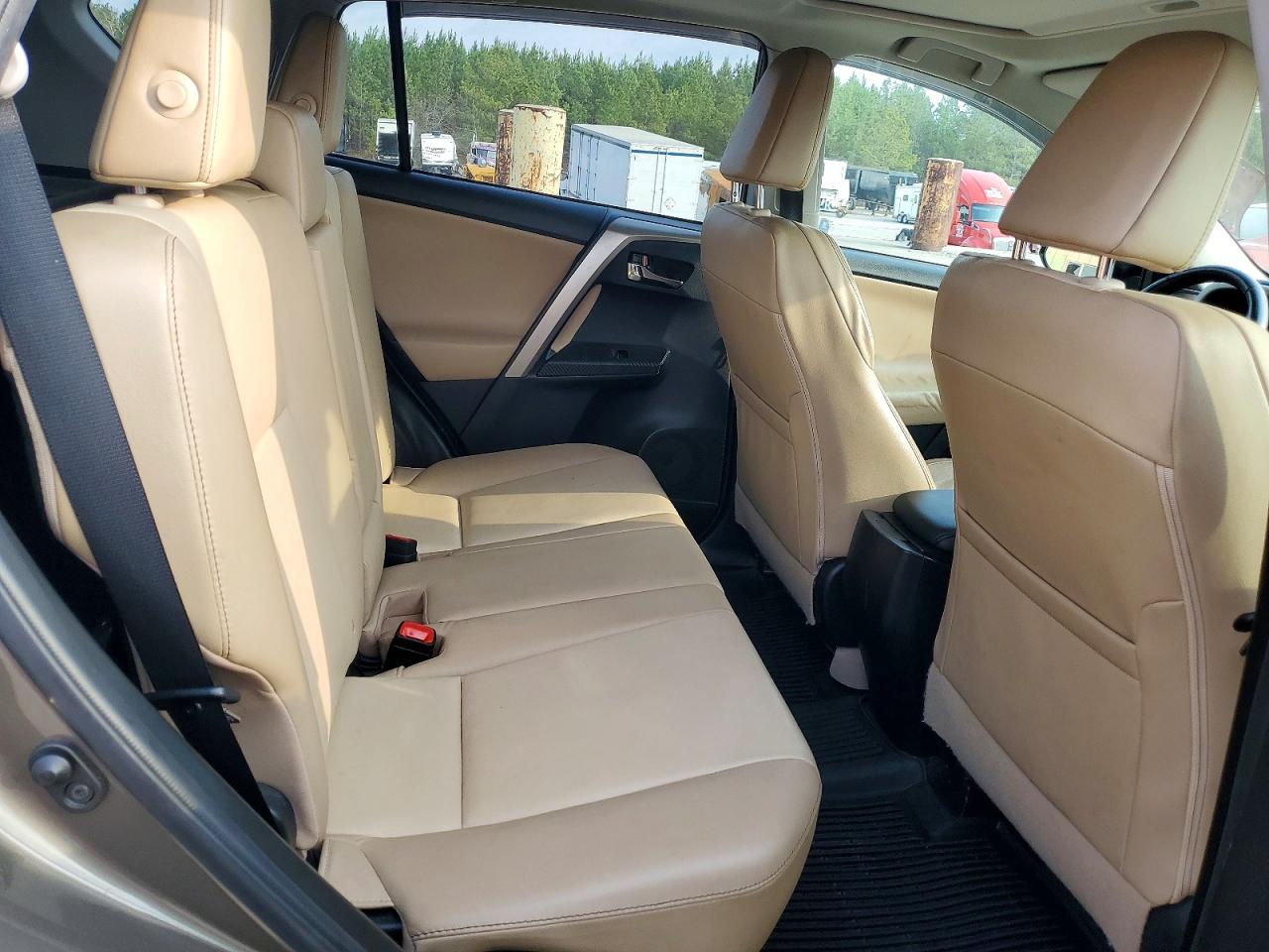 2015 TOYOTA RAV4 photo 10