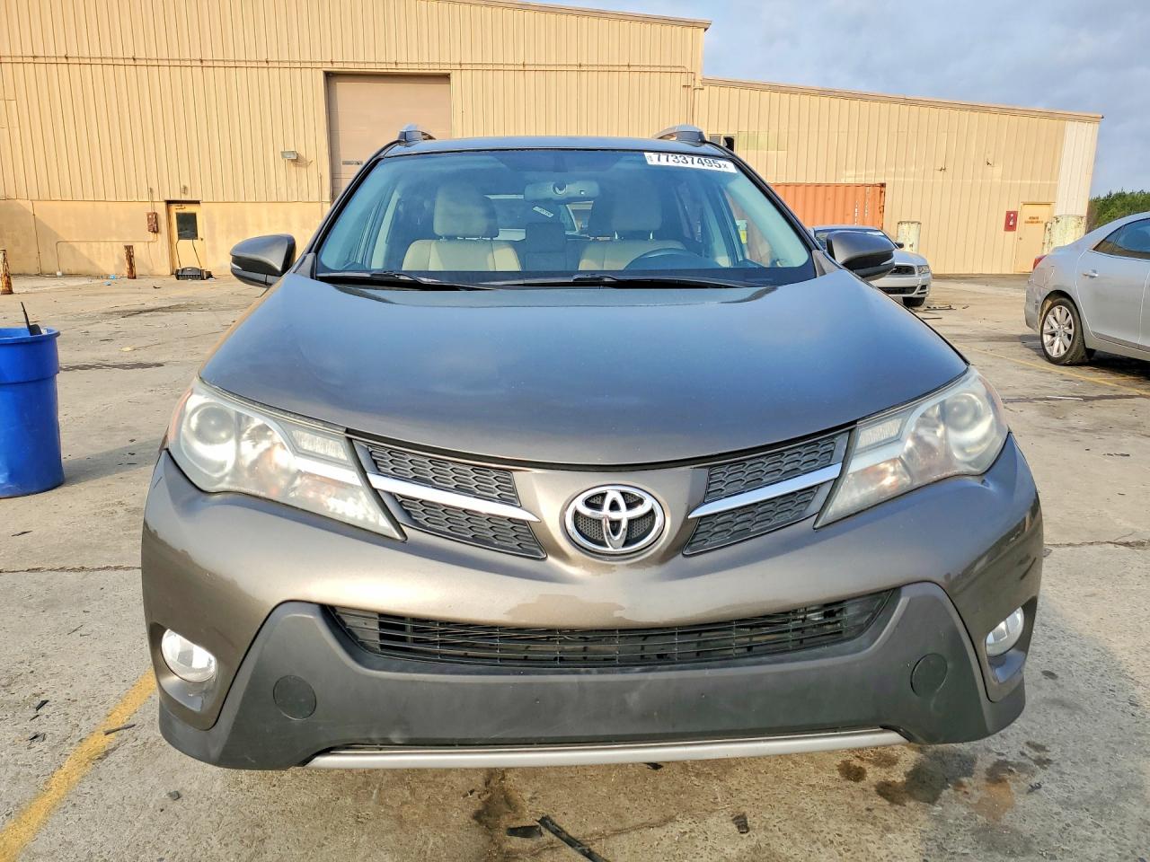 2015 TOYOTA RAV4 photo 5