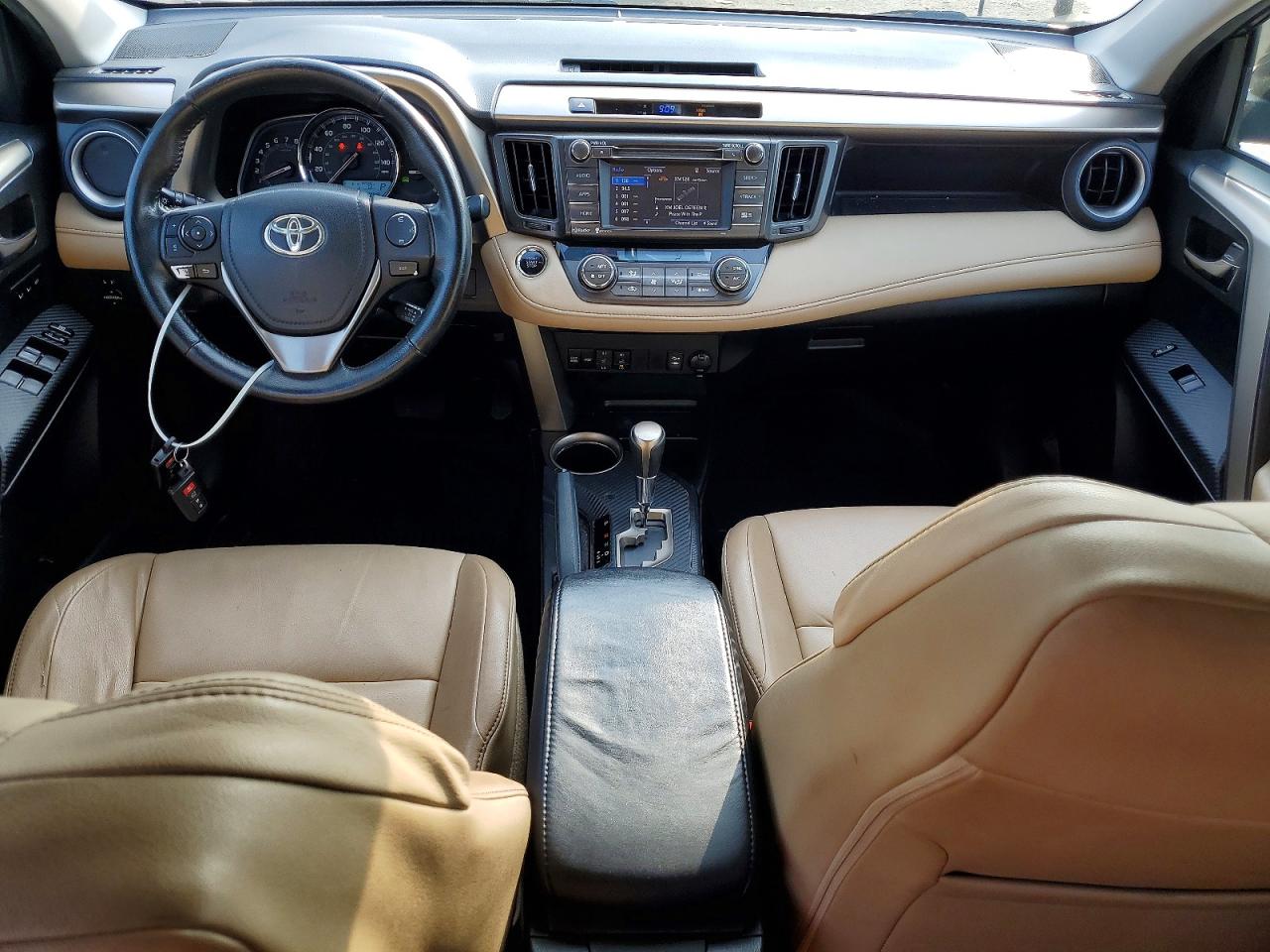 2015 TOYOTA RAV4 photo 8