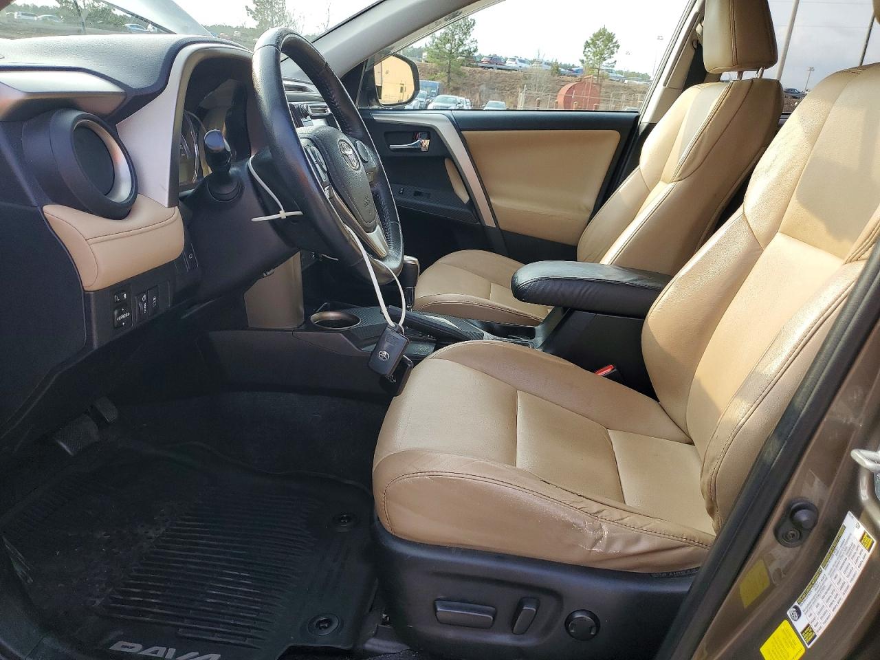 2015 TOYOTA RAV4 photo 7