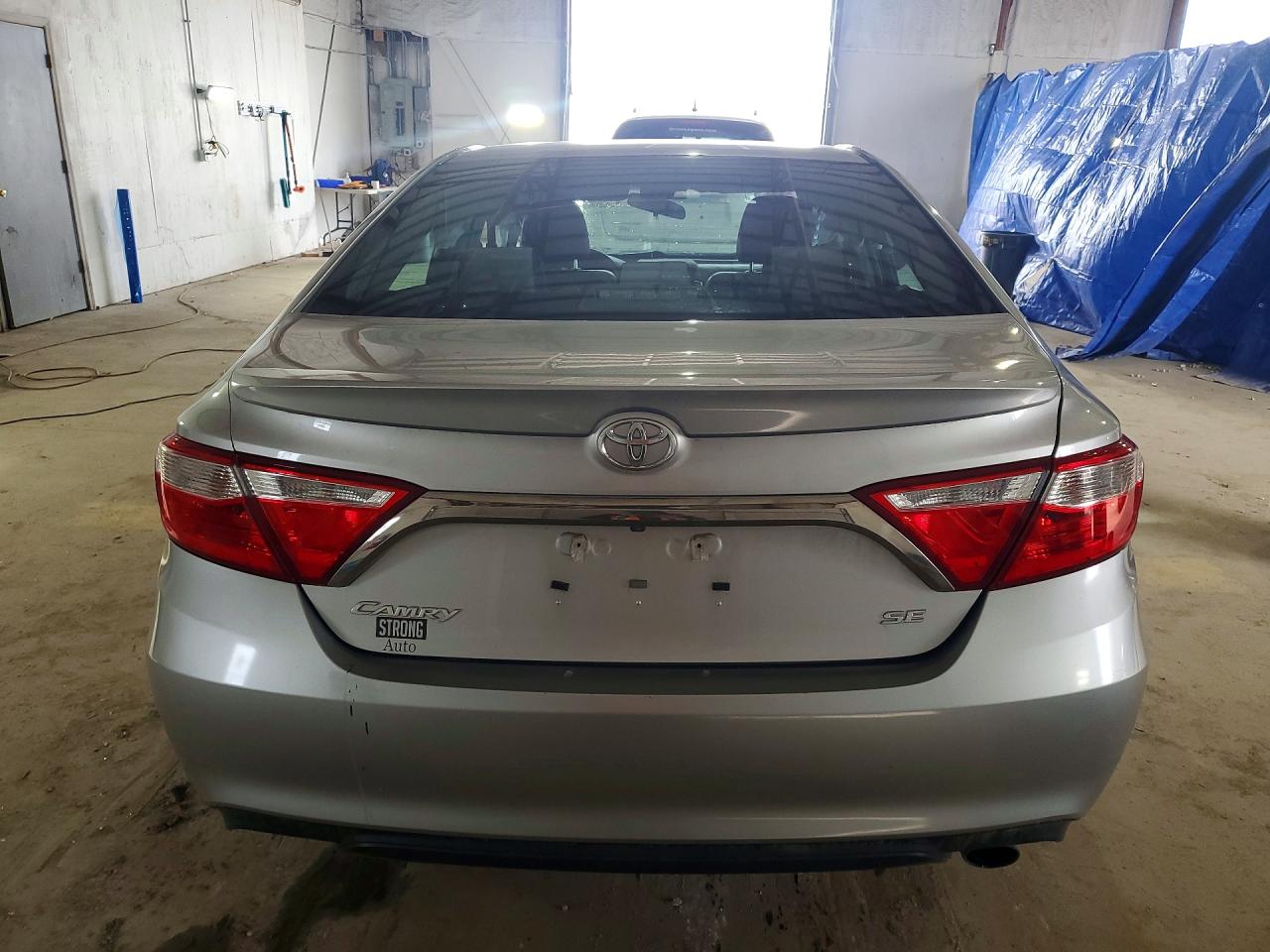 2017 TOYOTA CAMRY LE photo 6