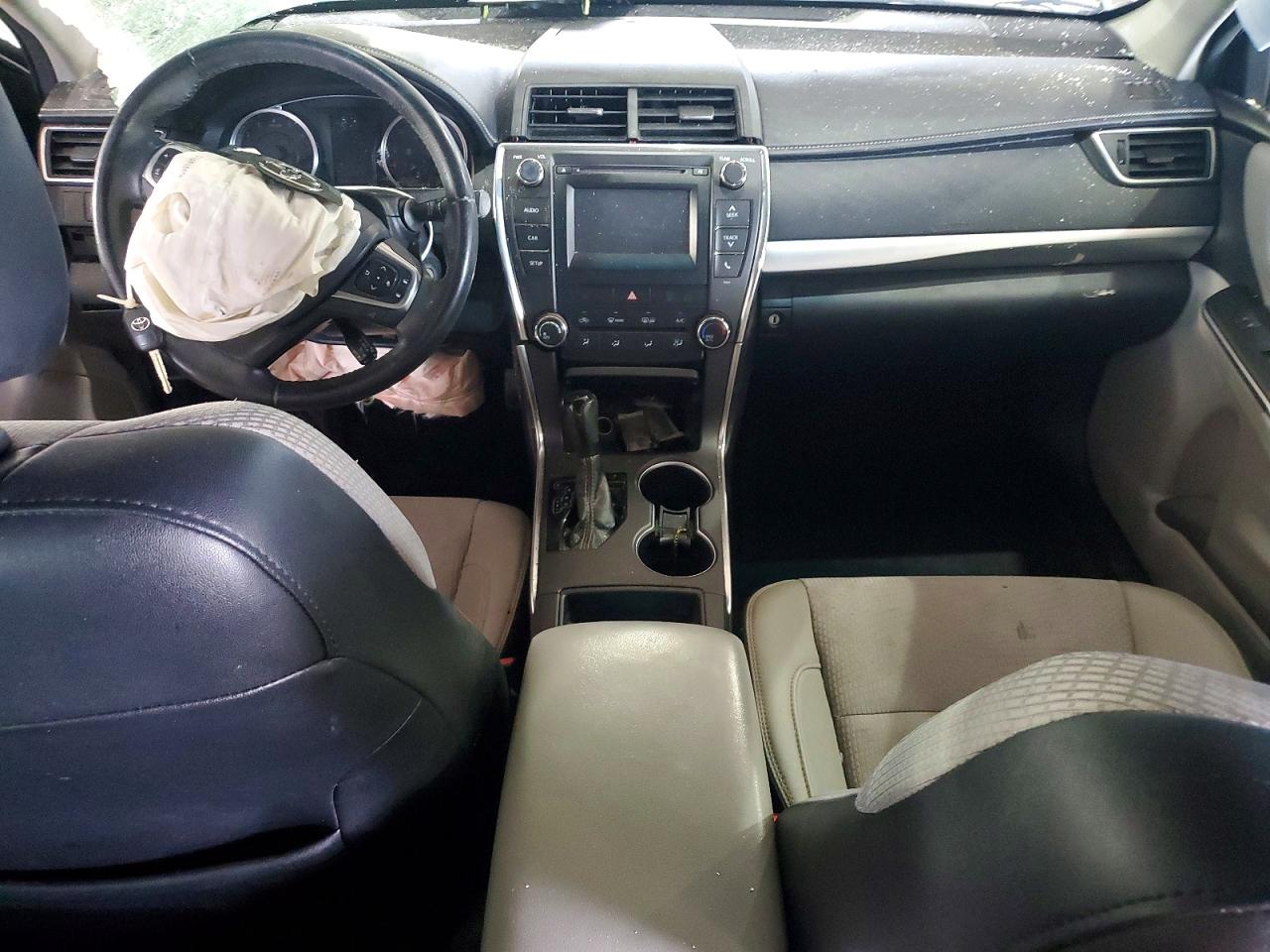 2017 TOYOTA CAMRY LE photo 8