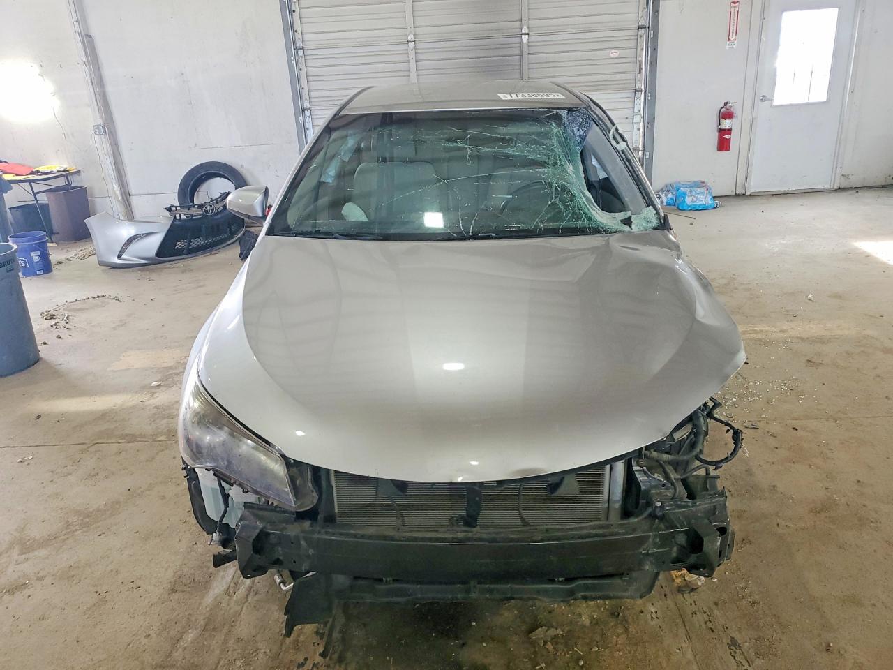 2017 TOYOTA CAMRY LE photo 5