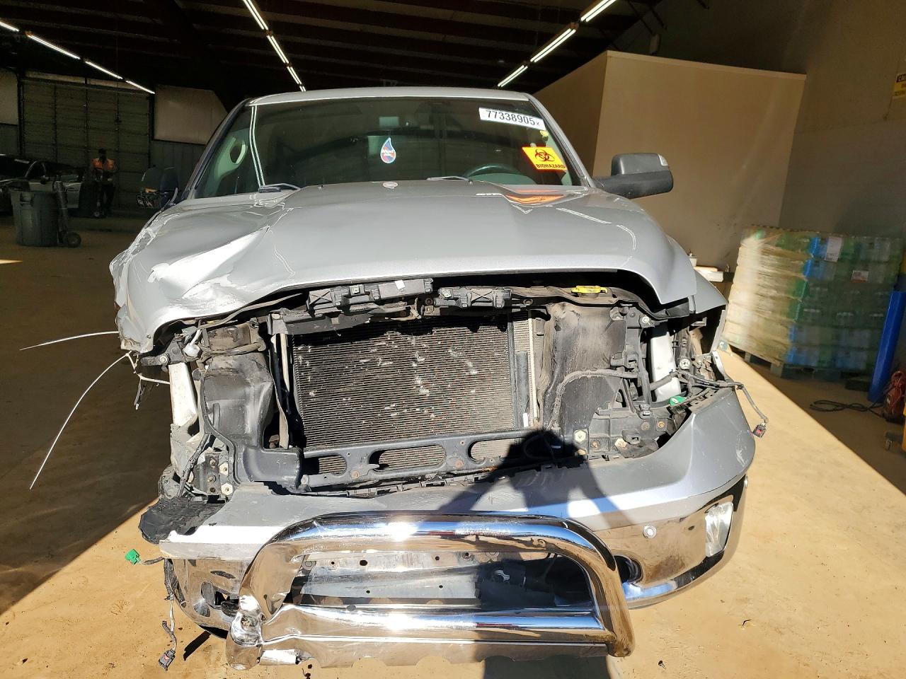 2014 RAM 1500 SLT photo 5