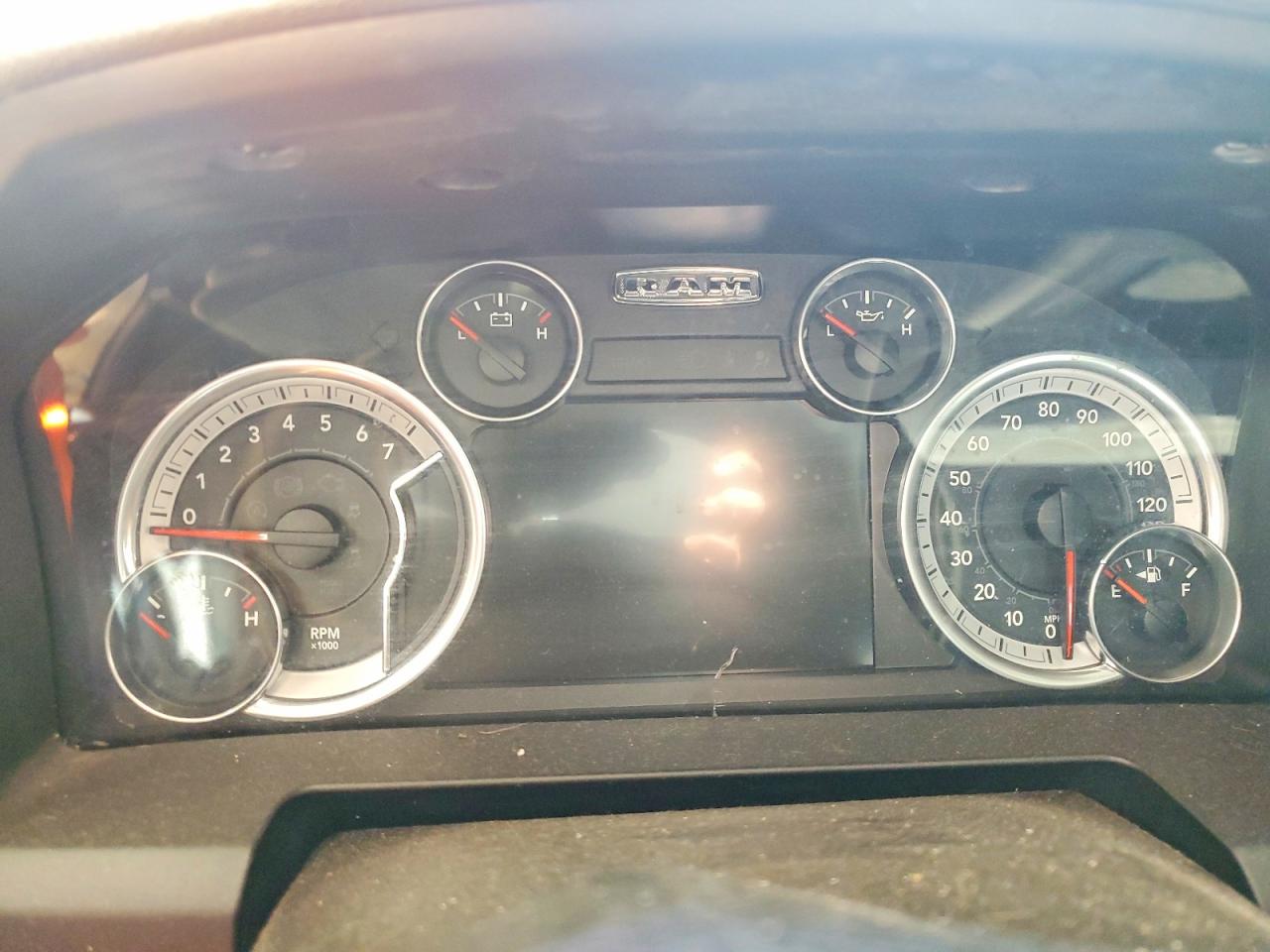 2014 RAM 1500 SLT photo 9
