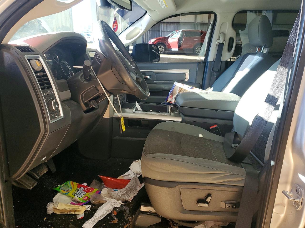 2014 RAM 1500 SLT photo 7