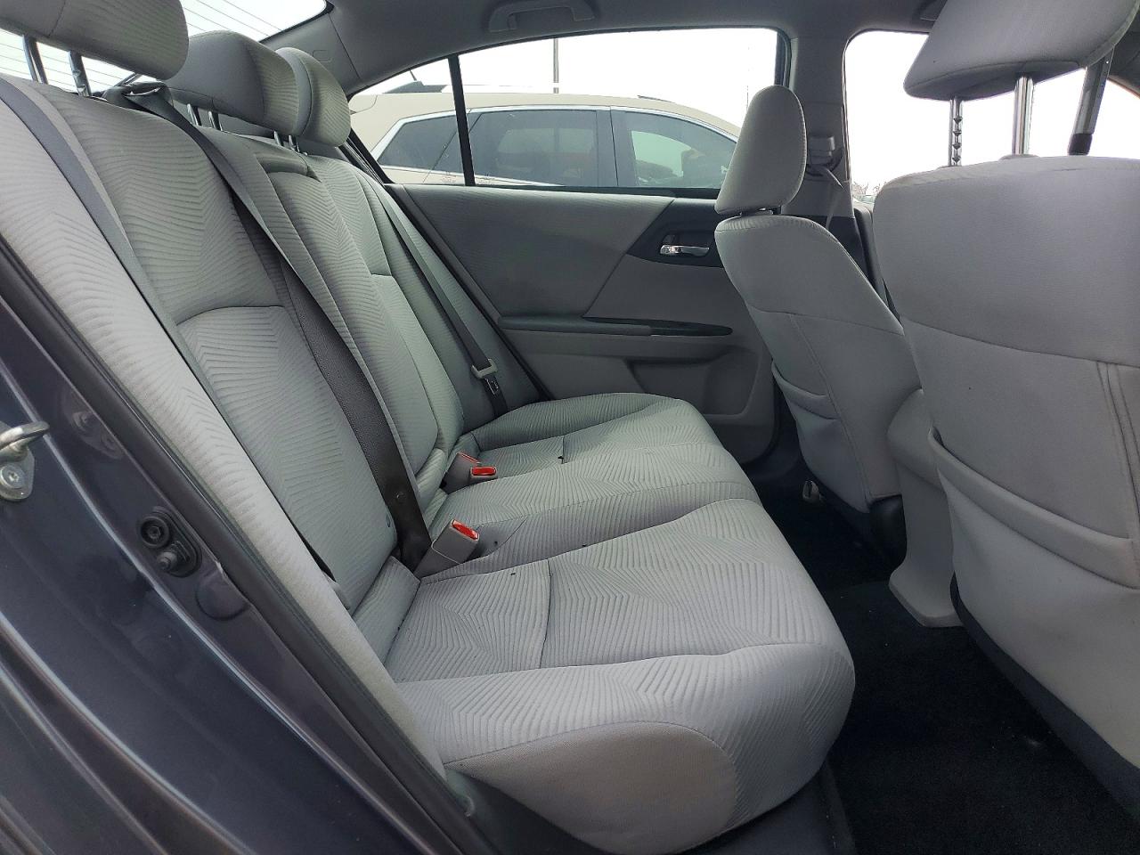 2017 HONDA ACCORD LX photo 19