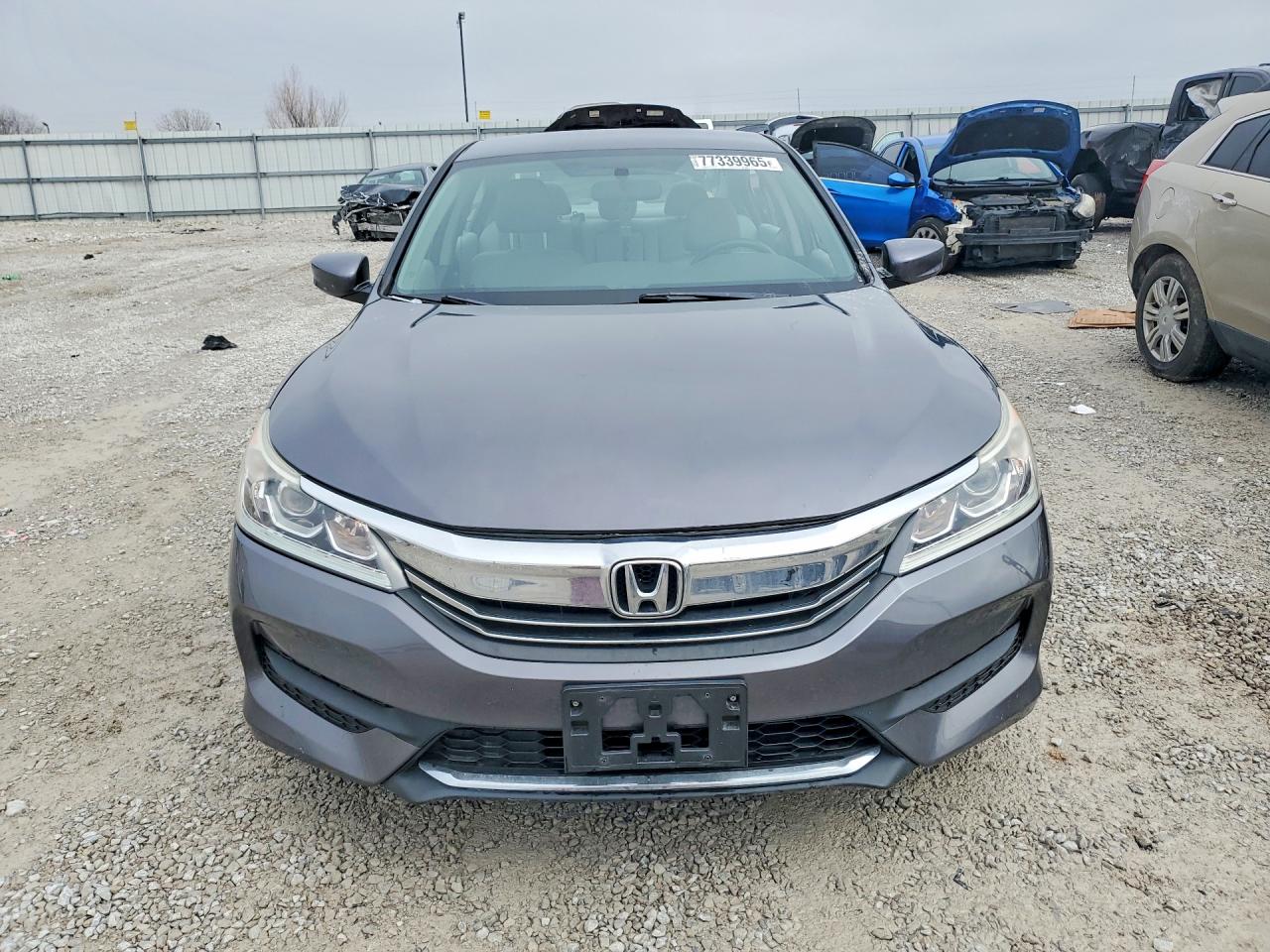 2017 HONDA ACCORD LX photo 9