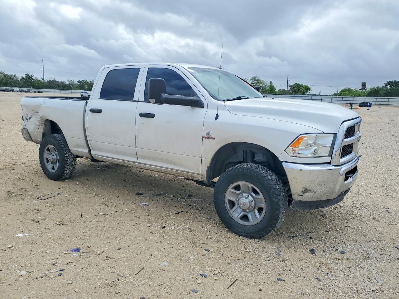 2016 RAM 2500 ST photo 10