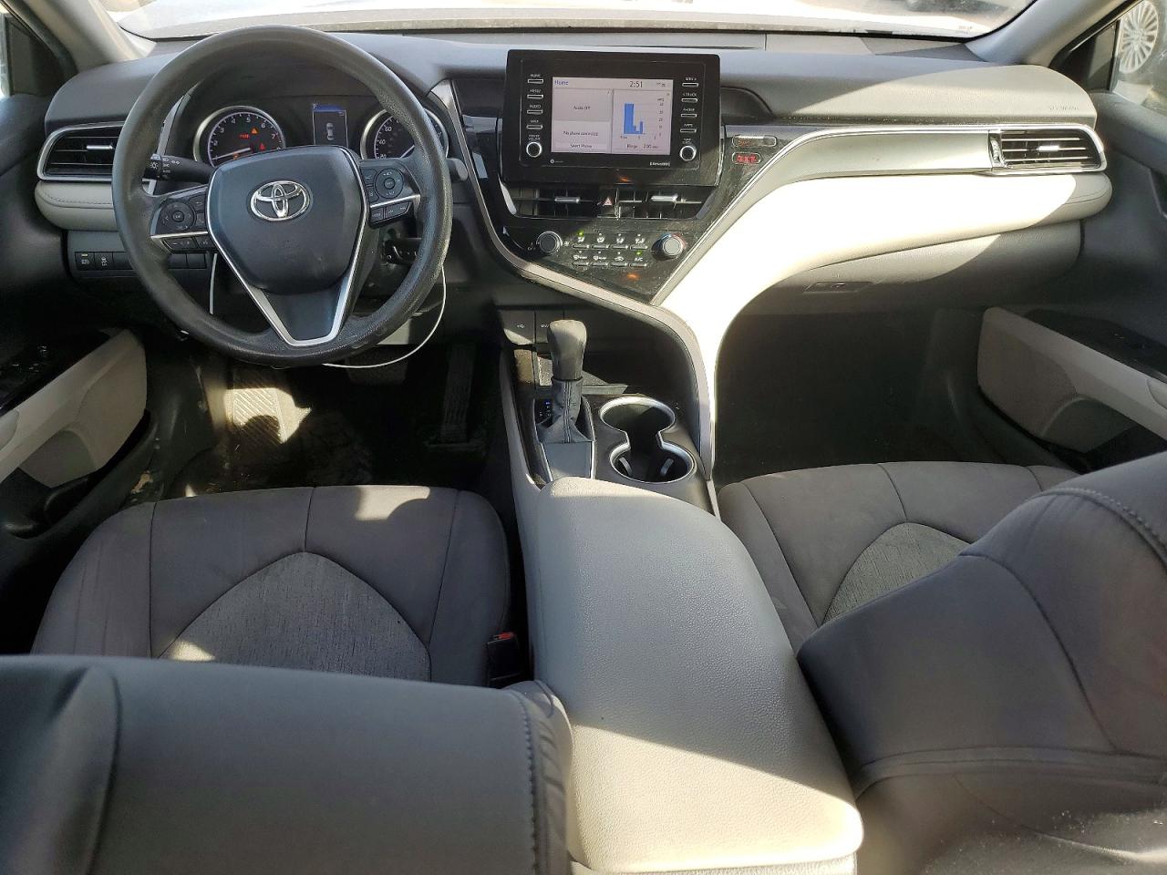 2021 TOYOTA CAMRY LE photo 8