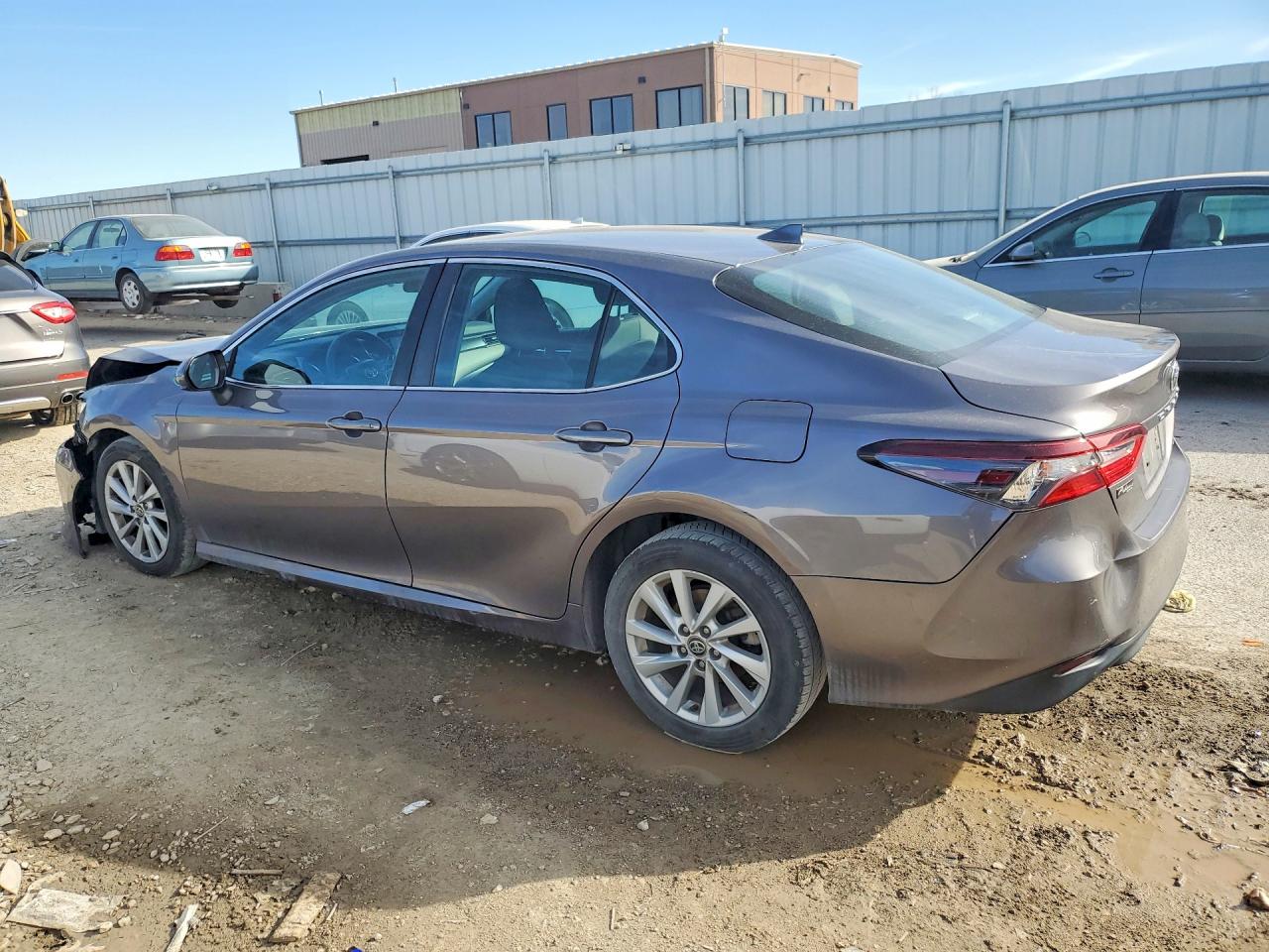 2021 TOYOTA CAMRY LE photo 2