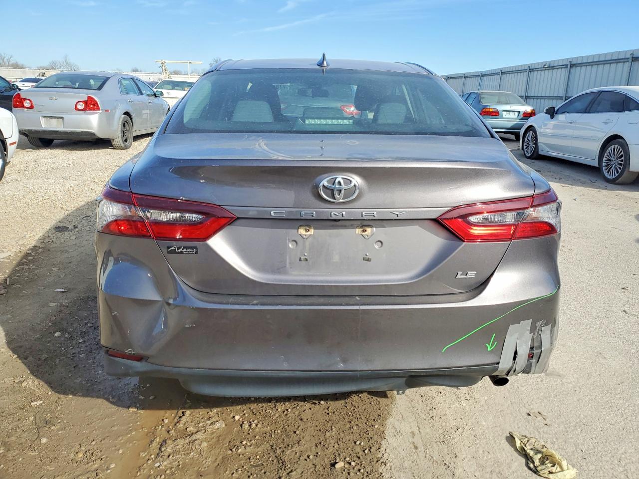 2021 TOYOTA CAMRY LE photo 6