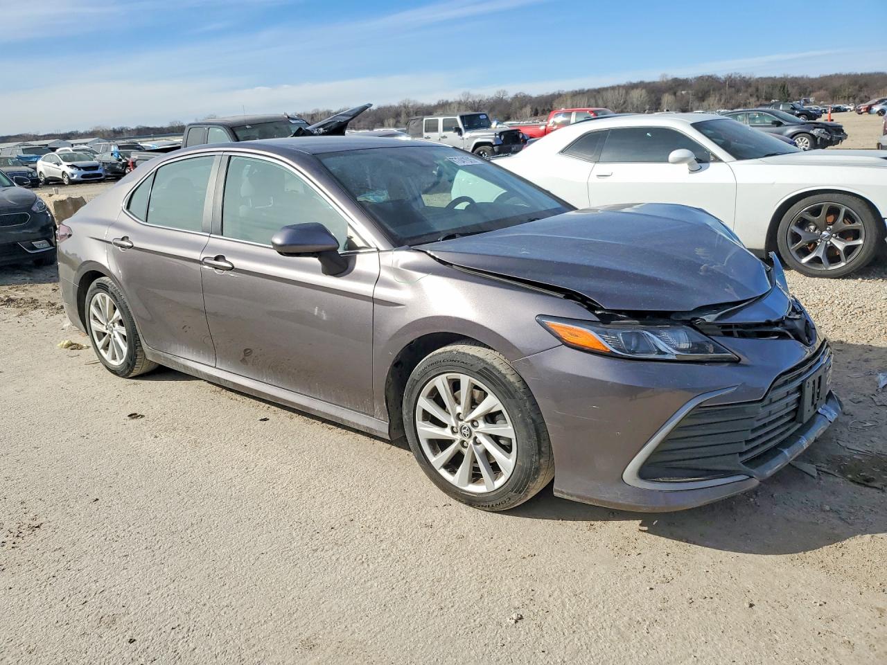 2021 TOYOTA CAMRY LE photo 4