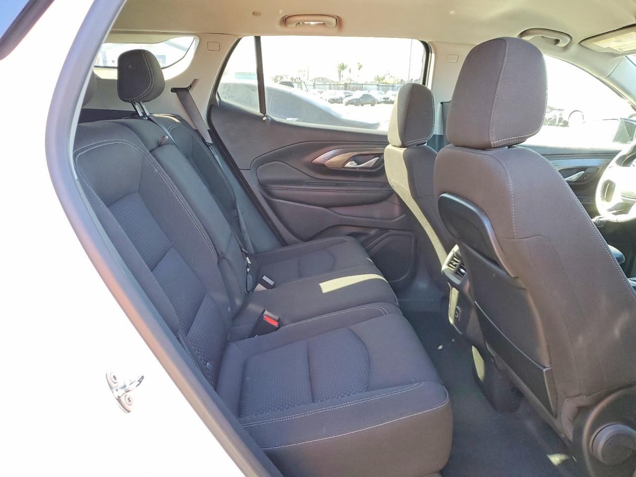 2024 GMC TERRAIN SLE photo 21