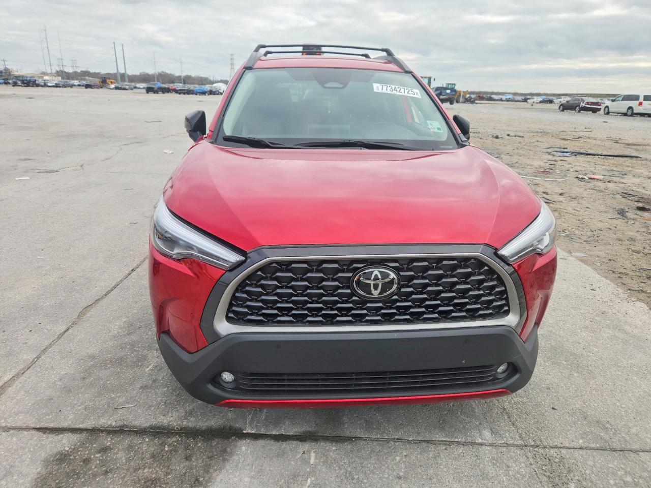 2025 TOYOTA COROLLA CROSS XLE photo 9