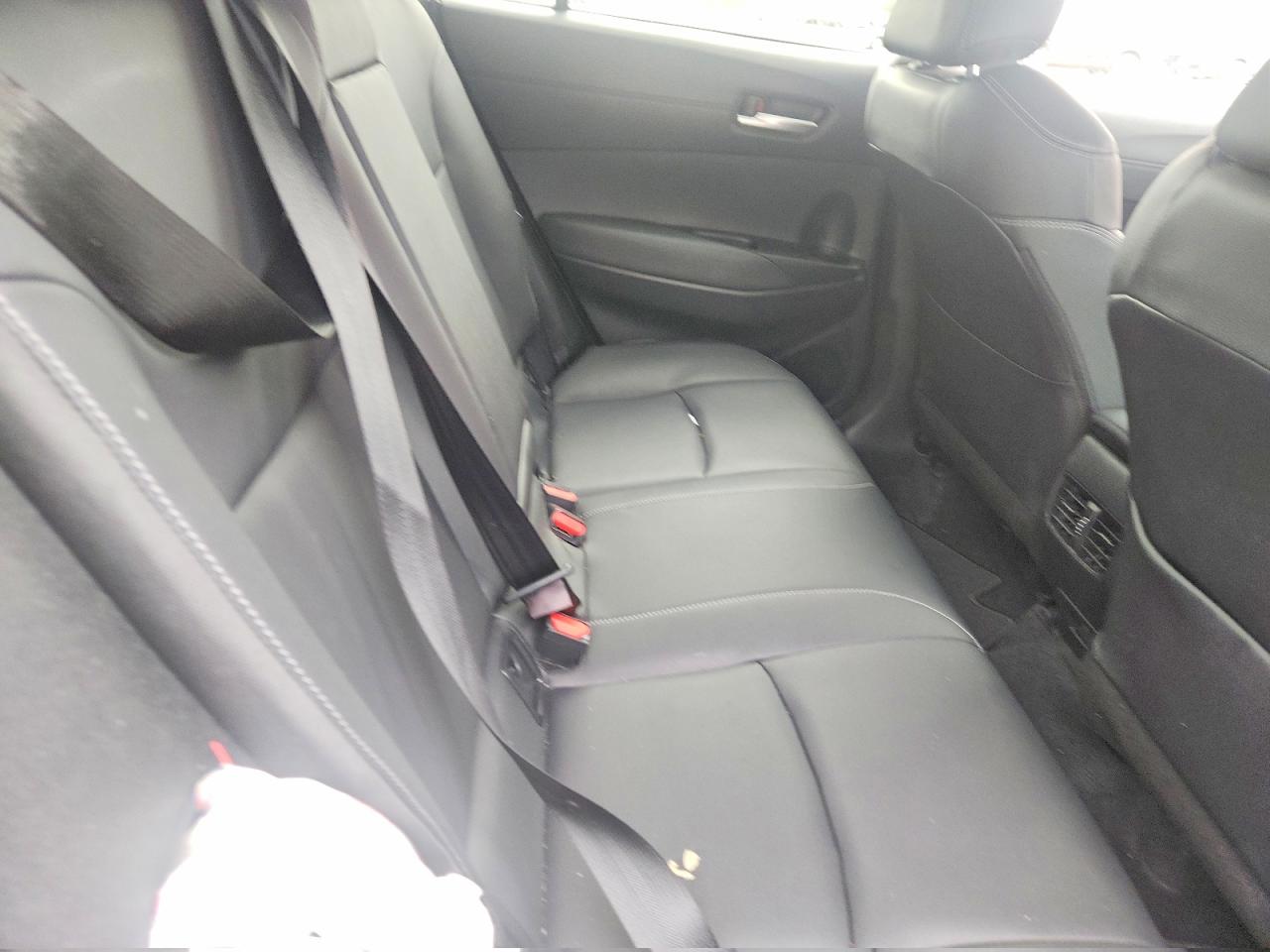 2025 TOYOTA COROLLA CROSS XLE photo 21
