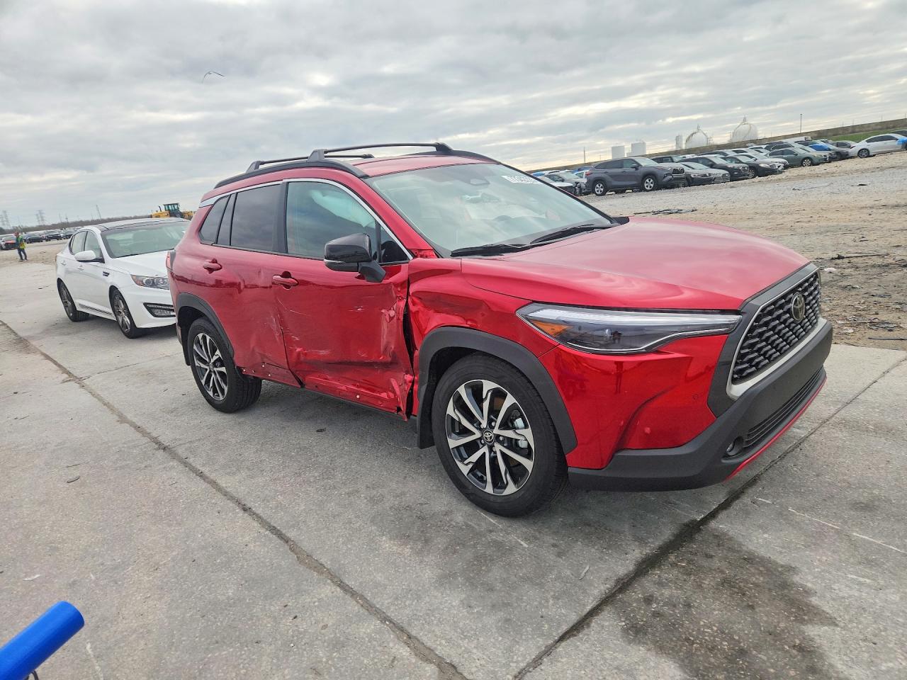2025 TOYOTA COROLLA CROSS XLE photo 7