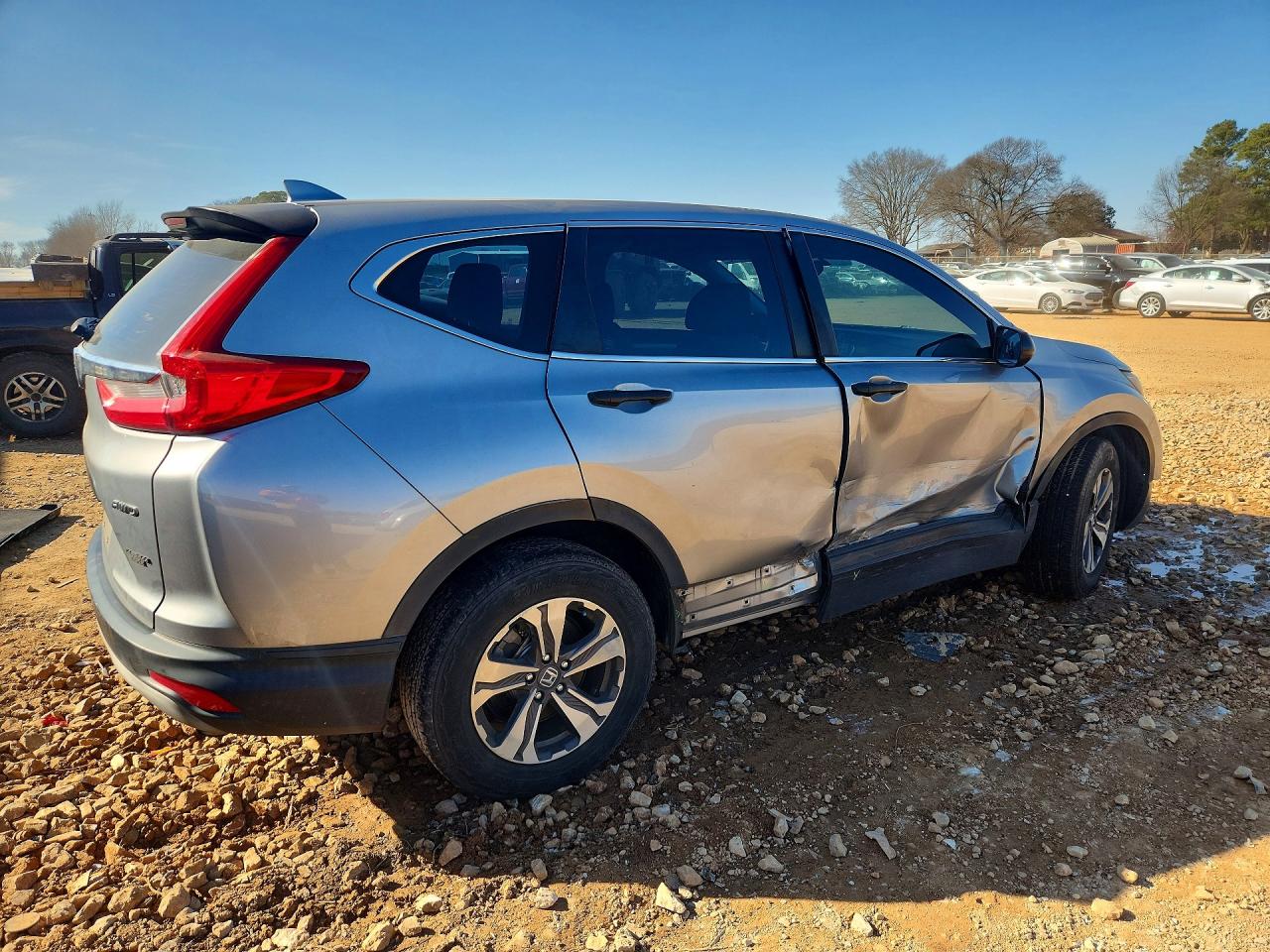 2017 HONDA CR-V LX photo 3