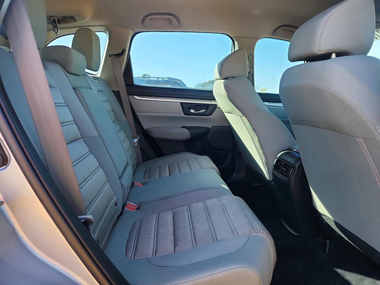 2017 HONDA CR-V LX photo 11