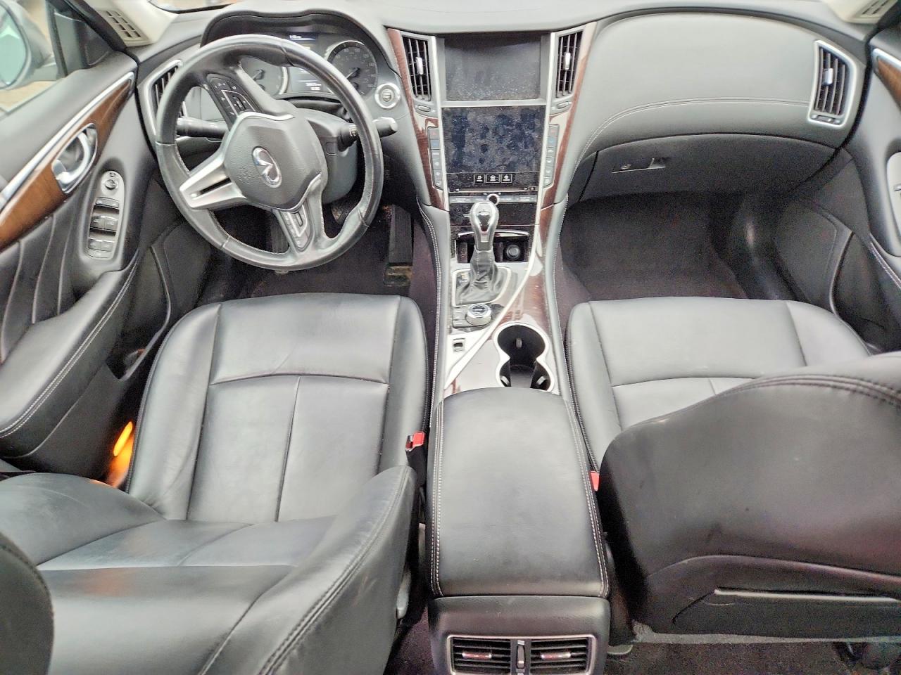 2018 INFINITI Q50 LUXE photo 8