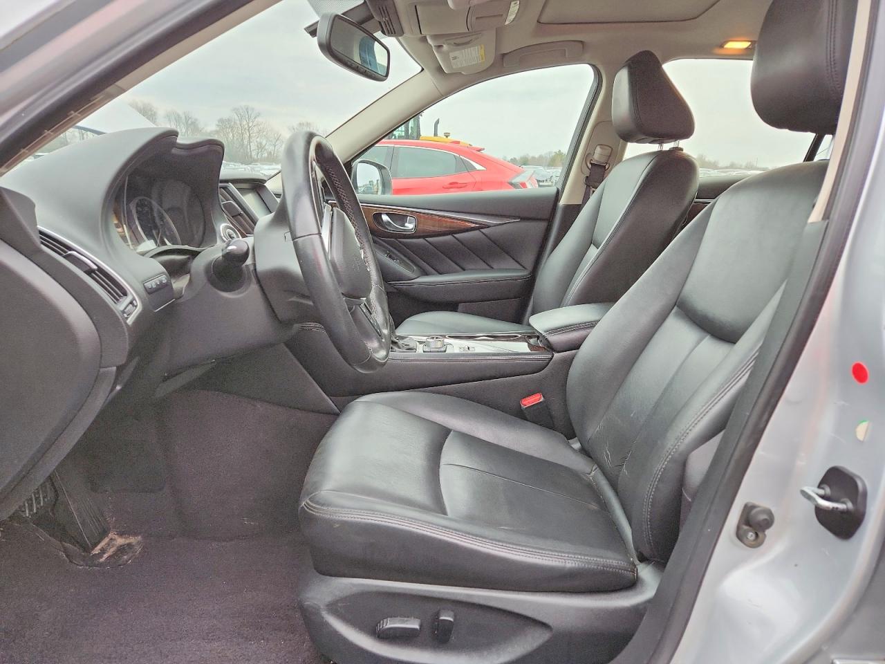 2018 INFINITI Q50 LUXE photo 7