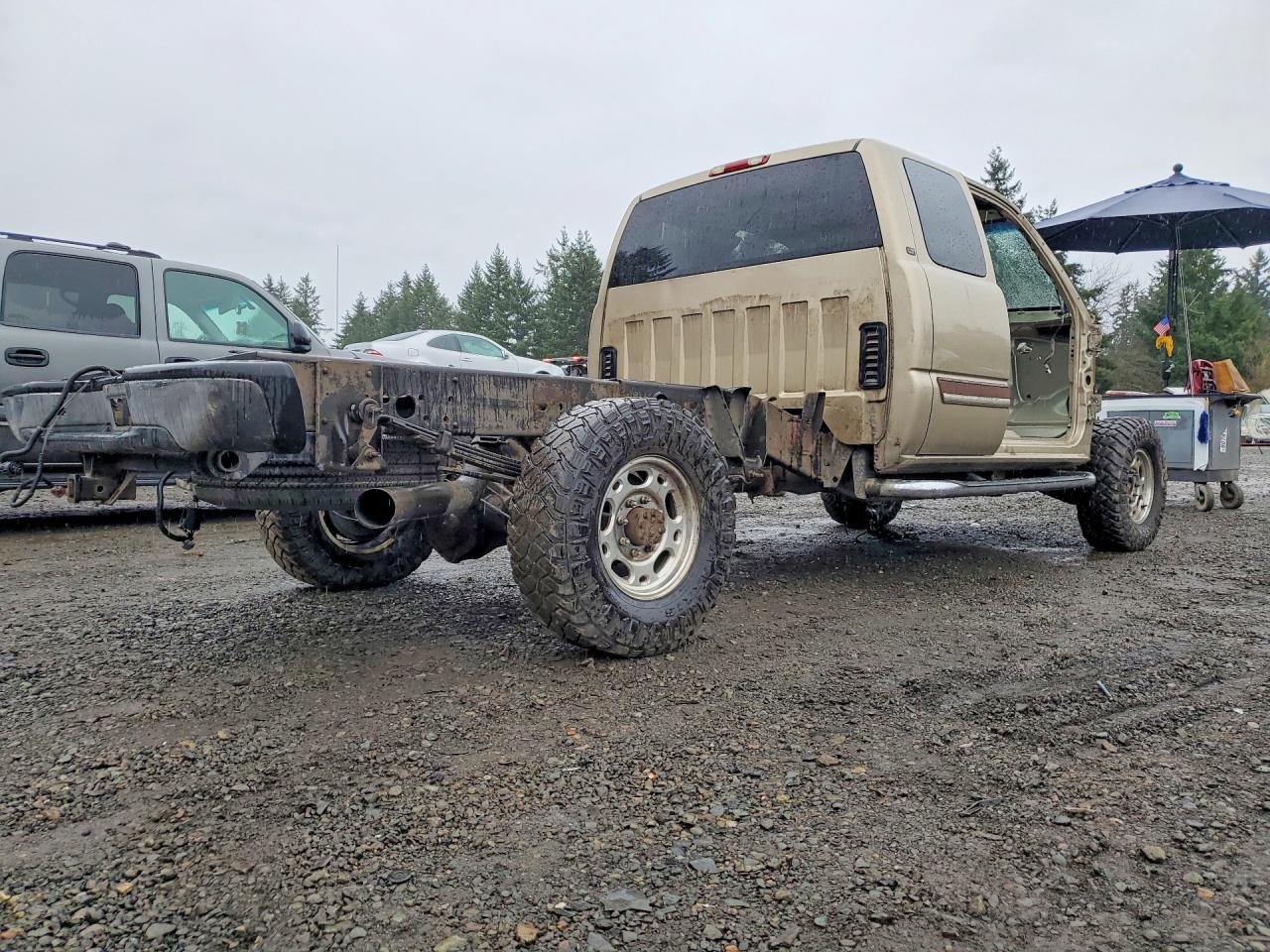 2004 CHEVROLET SILVERADO K2500 HEAVY DUTY photo 3