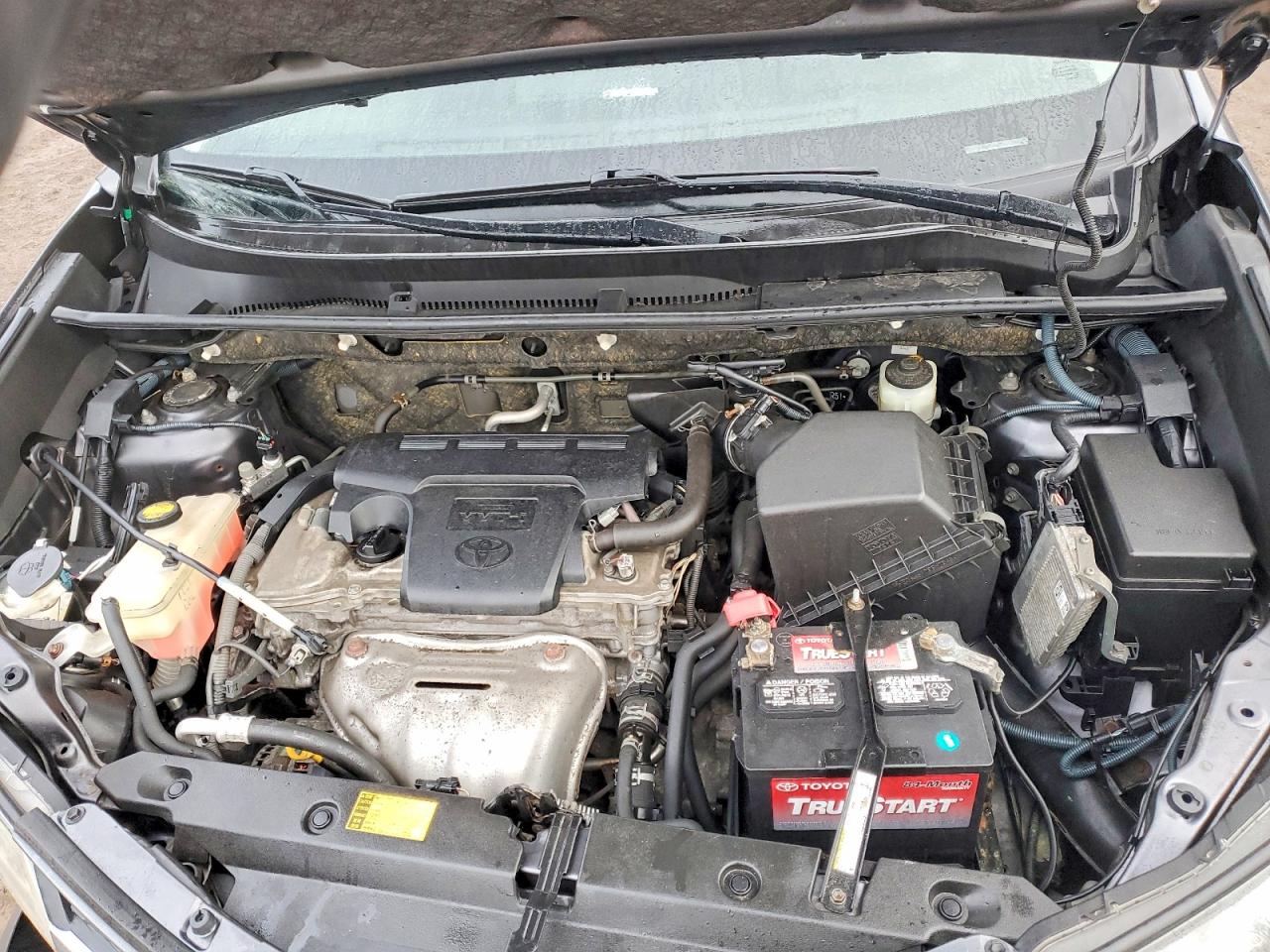 2013 TOYOTA RAV4 XLE photo 23