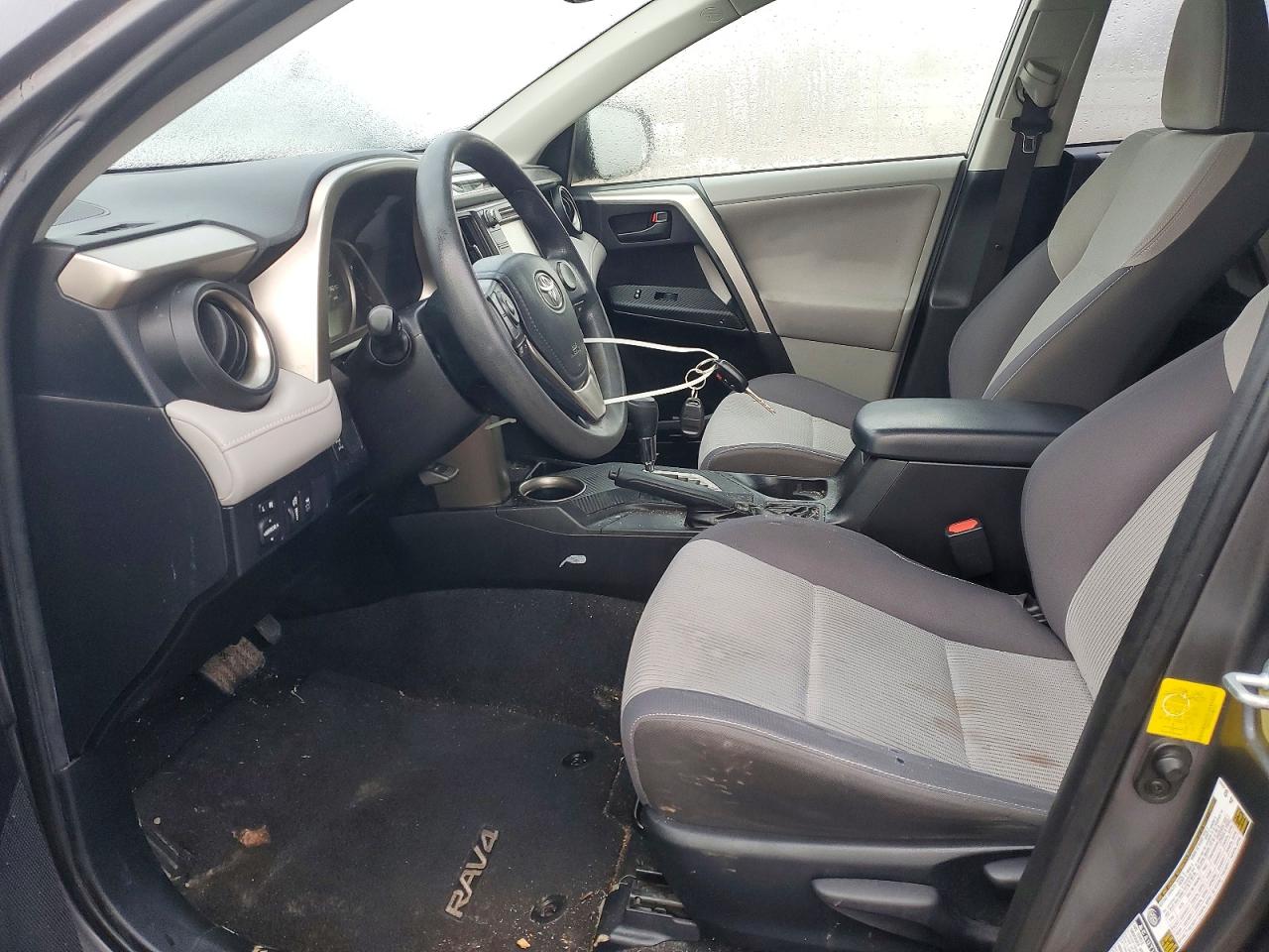 2013 TOYOTA RAV4 XLE photo 13