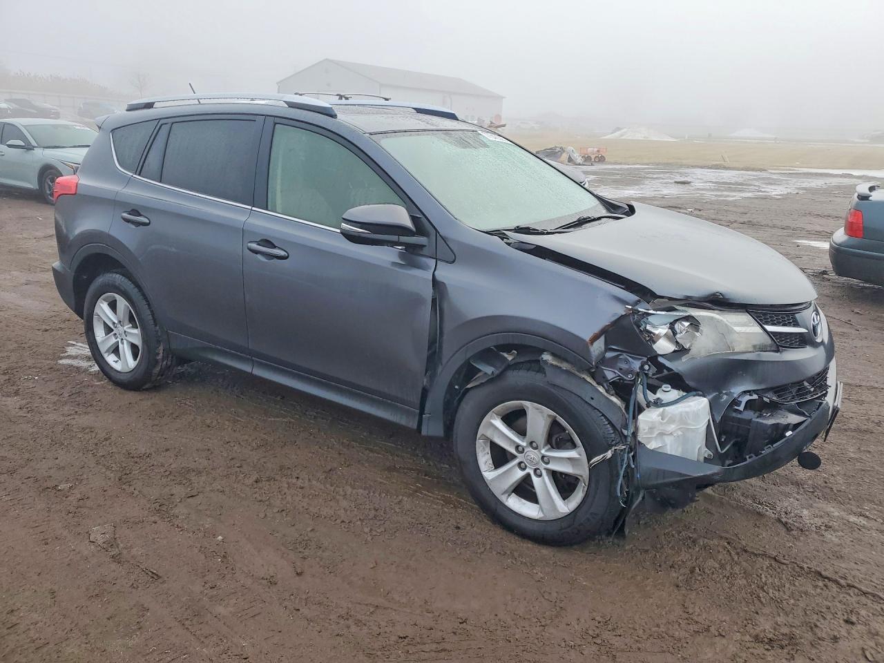 2013 TOYOTA RAV4 XLE photo 7