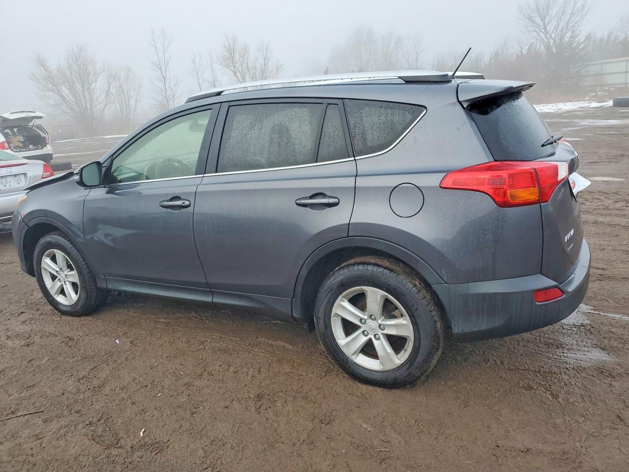 2013 TOYOTA RAV4 XLE photo 3