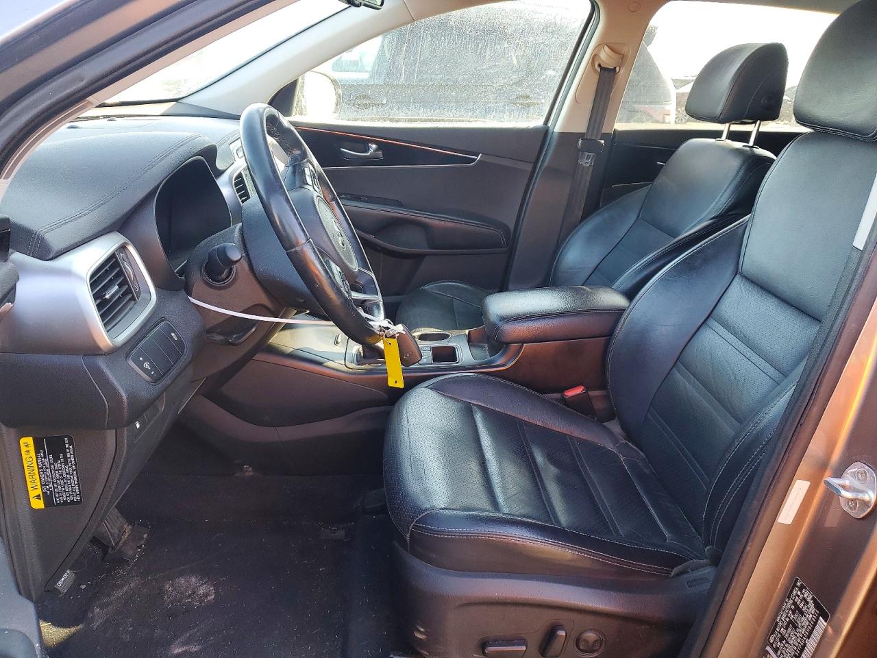 2017 KIA SORENTO LX photo 7