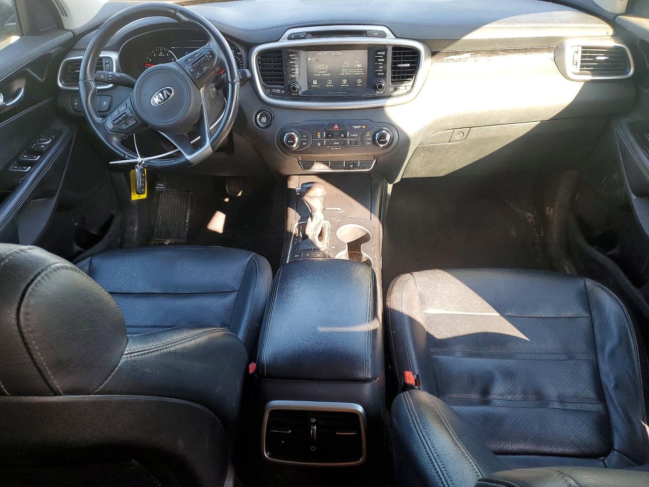 2017 KIA SORENTO LX photo 8