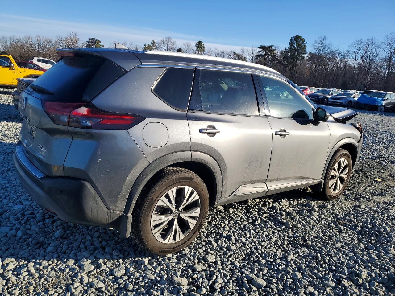 2021 NISSAN ROGUE SV photo 3