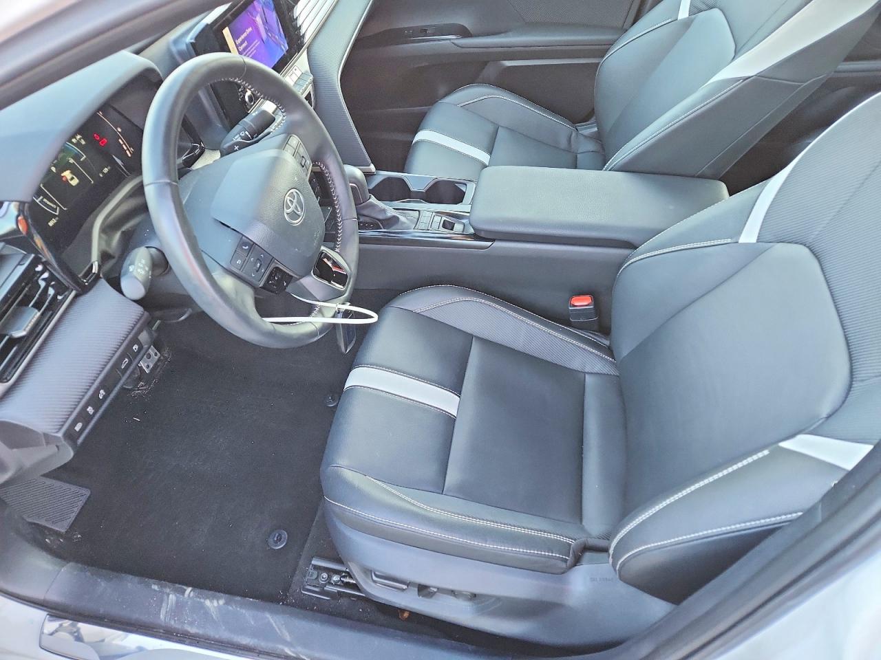 2025 TOYOTA CAMRY XSE photo 7