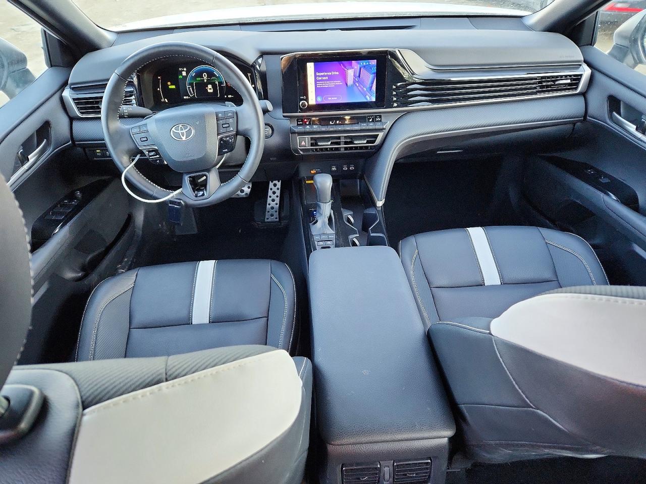 2025 TOYOTA CAMRY XSE photo 8
