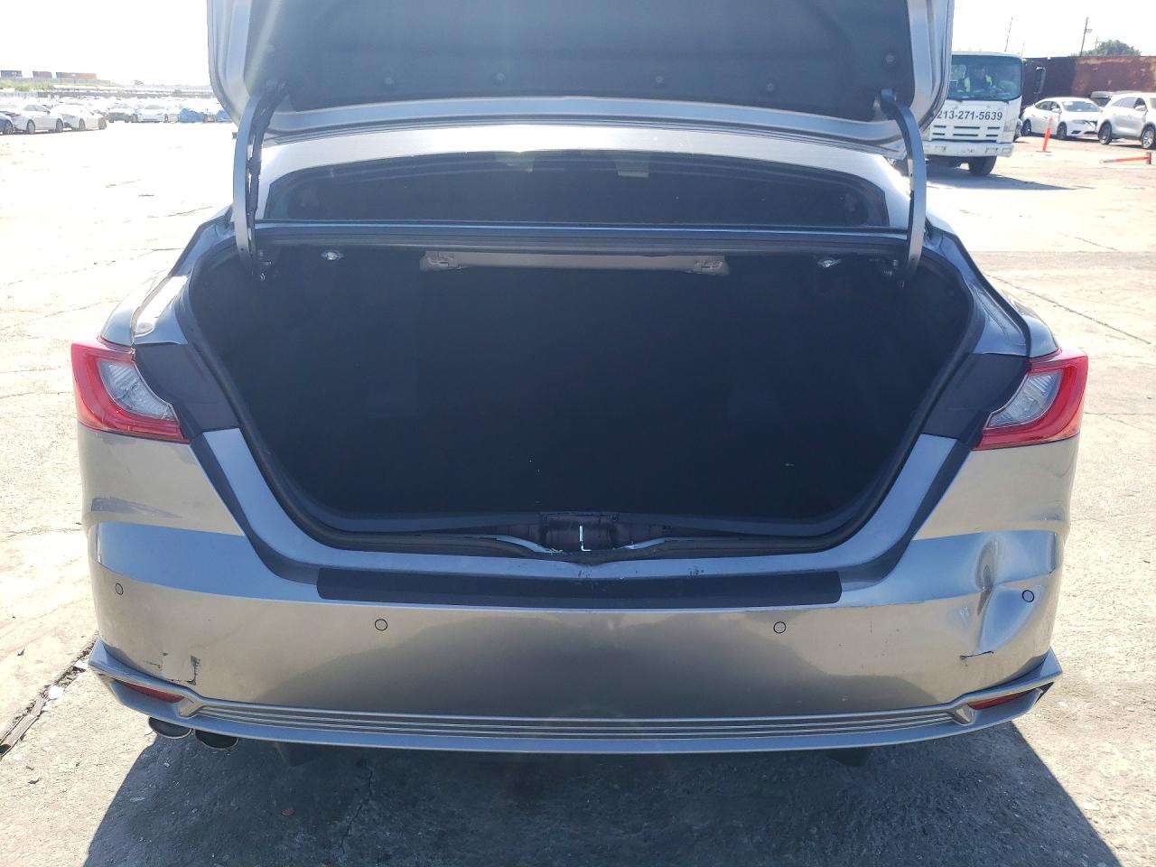 2025 TOYOTA CAMRY XSE photo 6