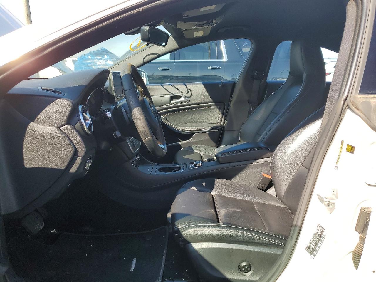 2016 MERCEDES-BENZ CLA 250 photo 19