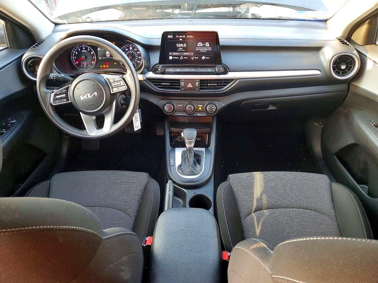 2023 KIA FORTE photo 8