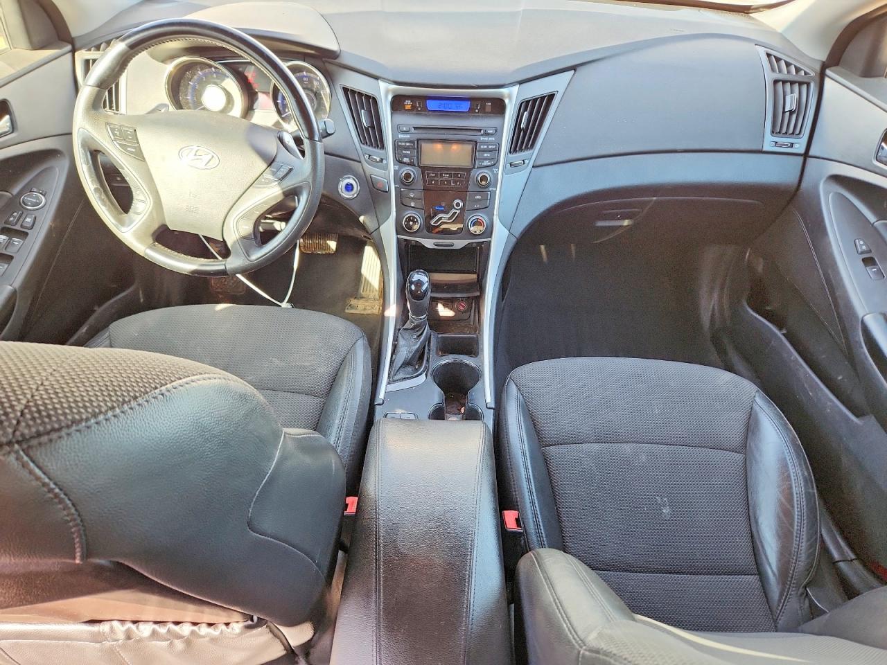 2013 HYUNDAI SONATA SE photo 15
