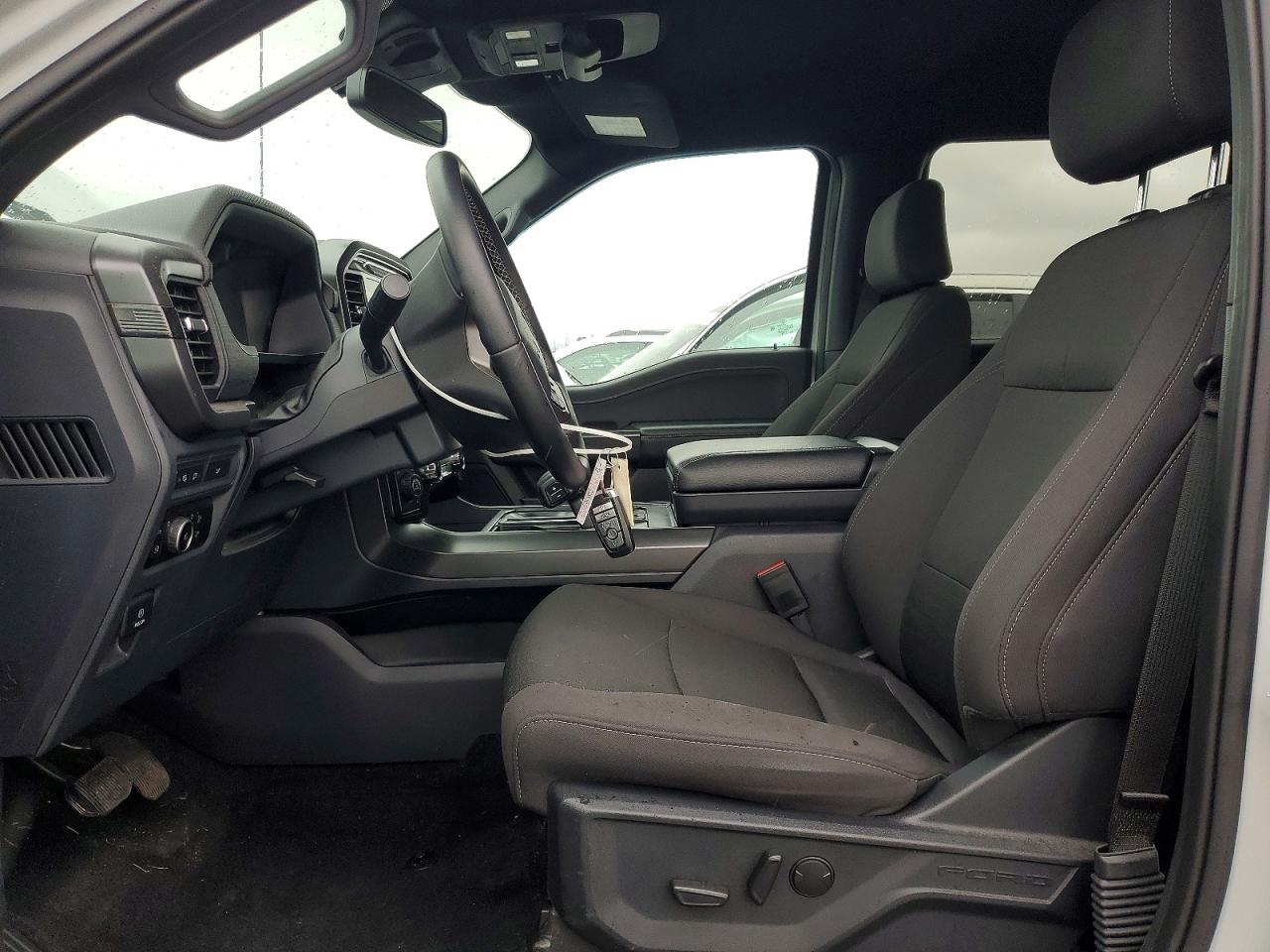 2024 FORD F150 XLT photo 7
